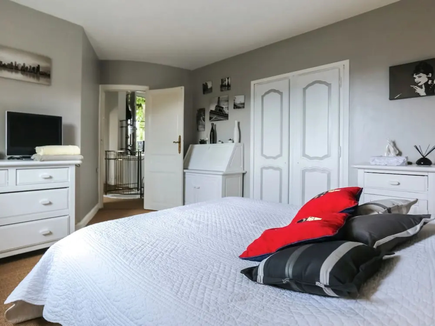 Mediterranean Villa With Panoramic Views of Nice and the Mediterranean Sea