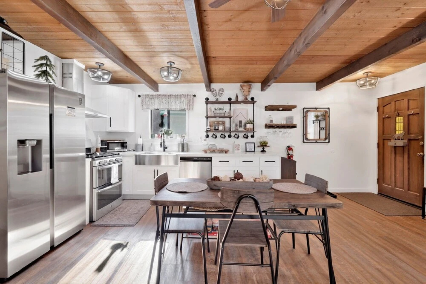 2144-pura Vida Bungalow 2 Bedroom Home by RedAwning