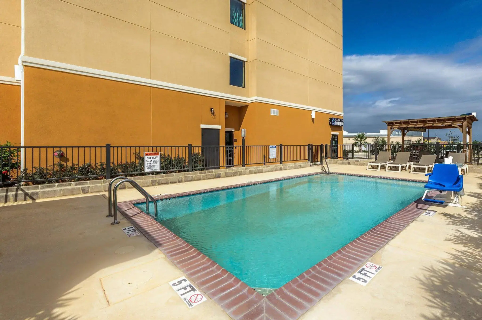 Comfort Suites Cotulla near I-35