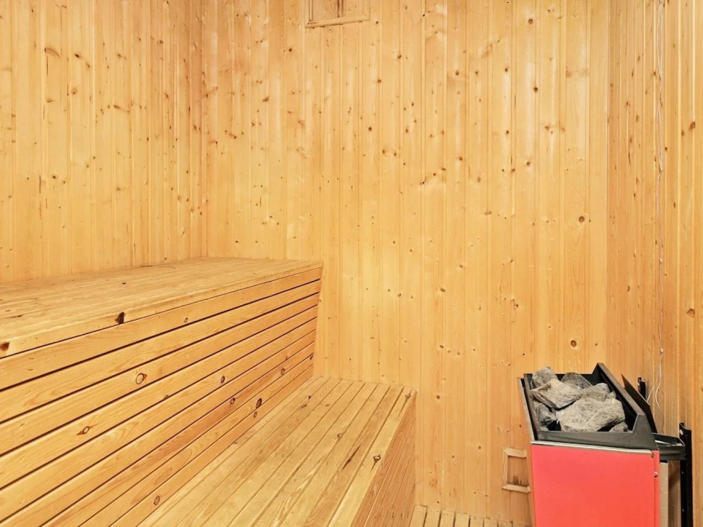 Henne Strand Bed and Breakfast