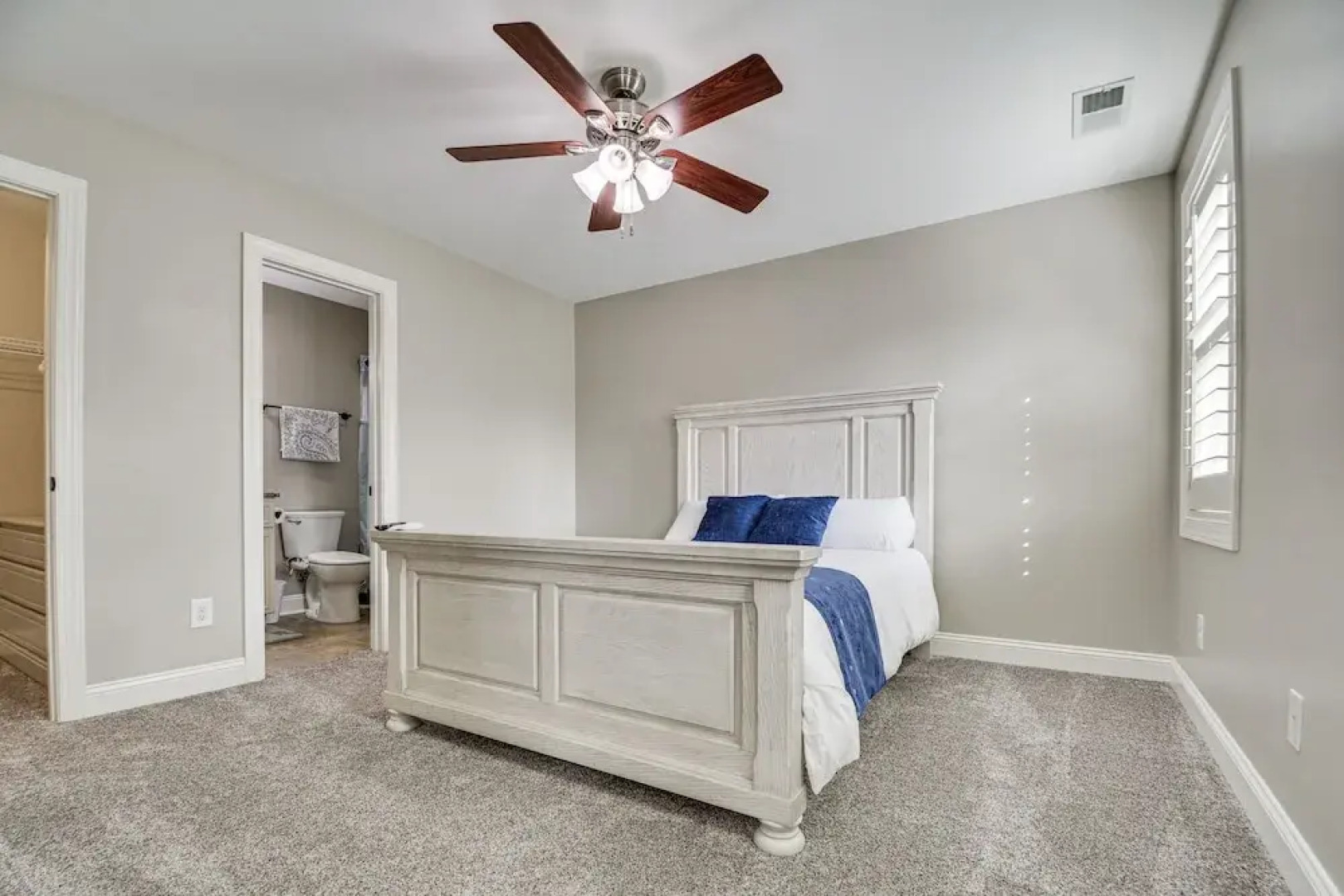 Spacious Home w/ Fireplace - Near Pinehurst Golf!