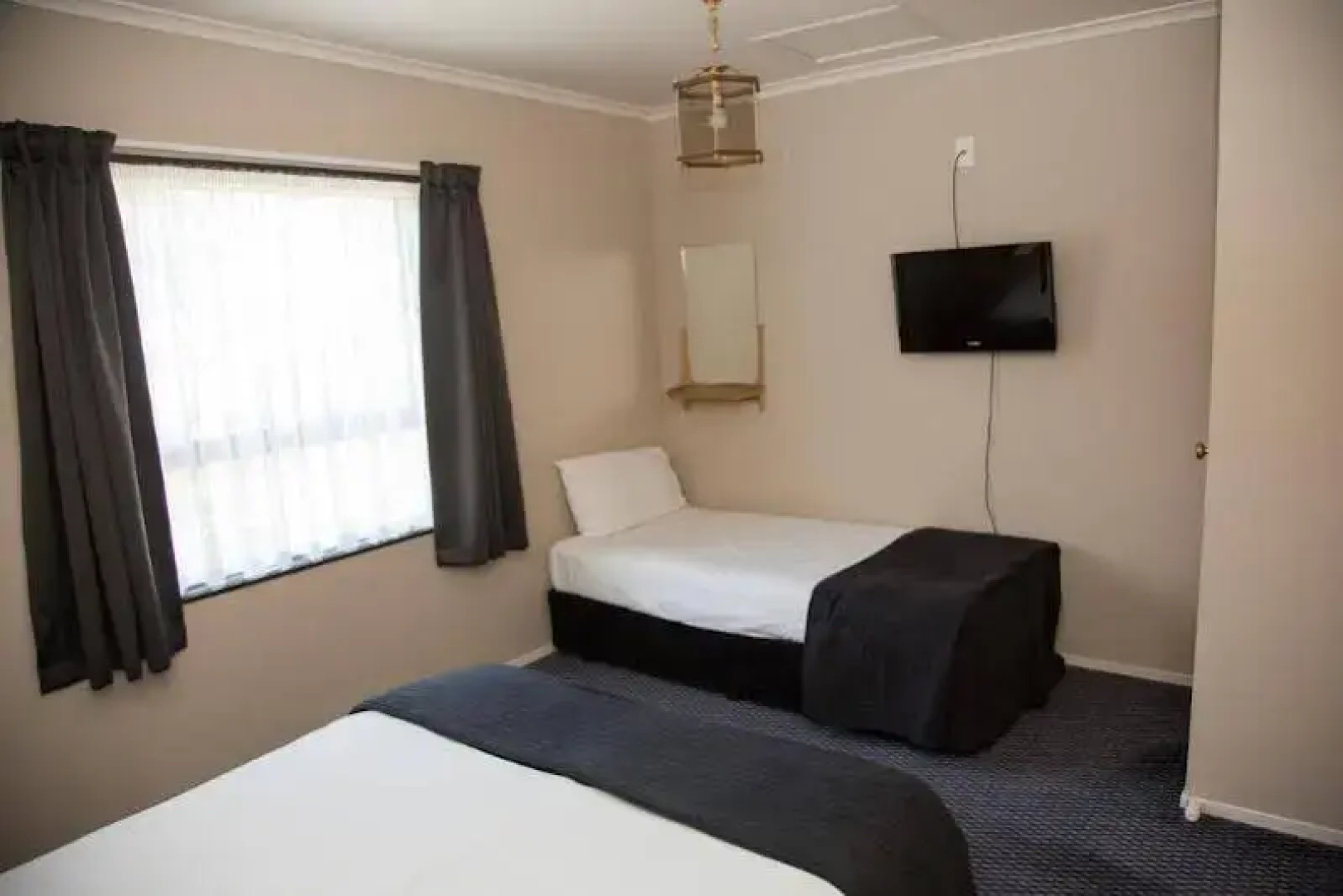 Econo Lodge The Villas