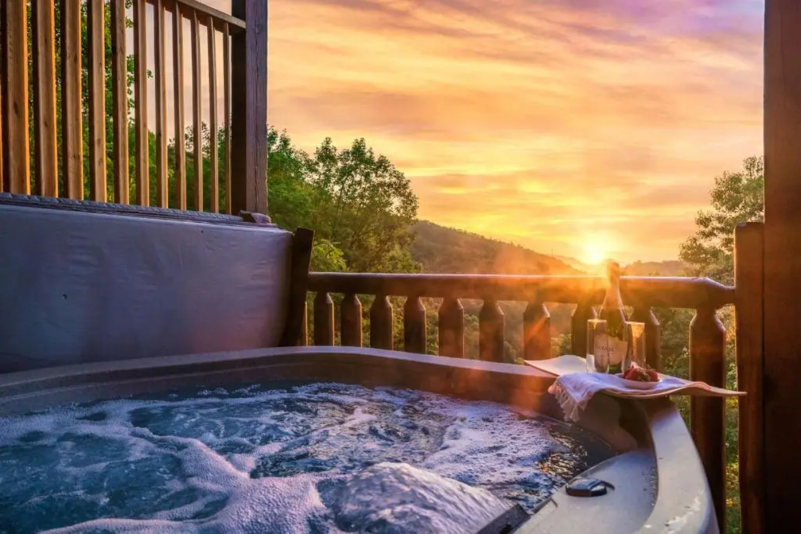 Bear Time Cabin - Scenic Mountain View, Firepit, Hot Tub, Theater, 4BR 3BA Sleeps 14