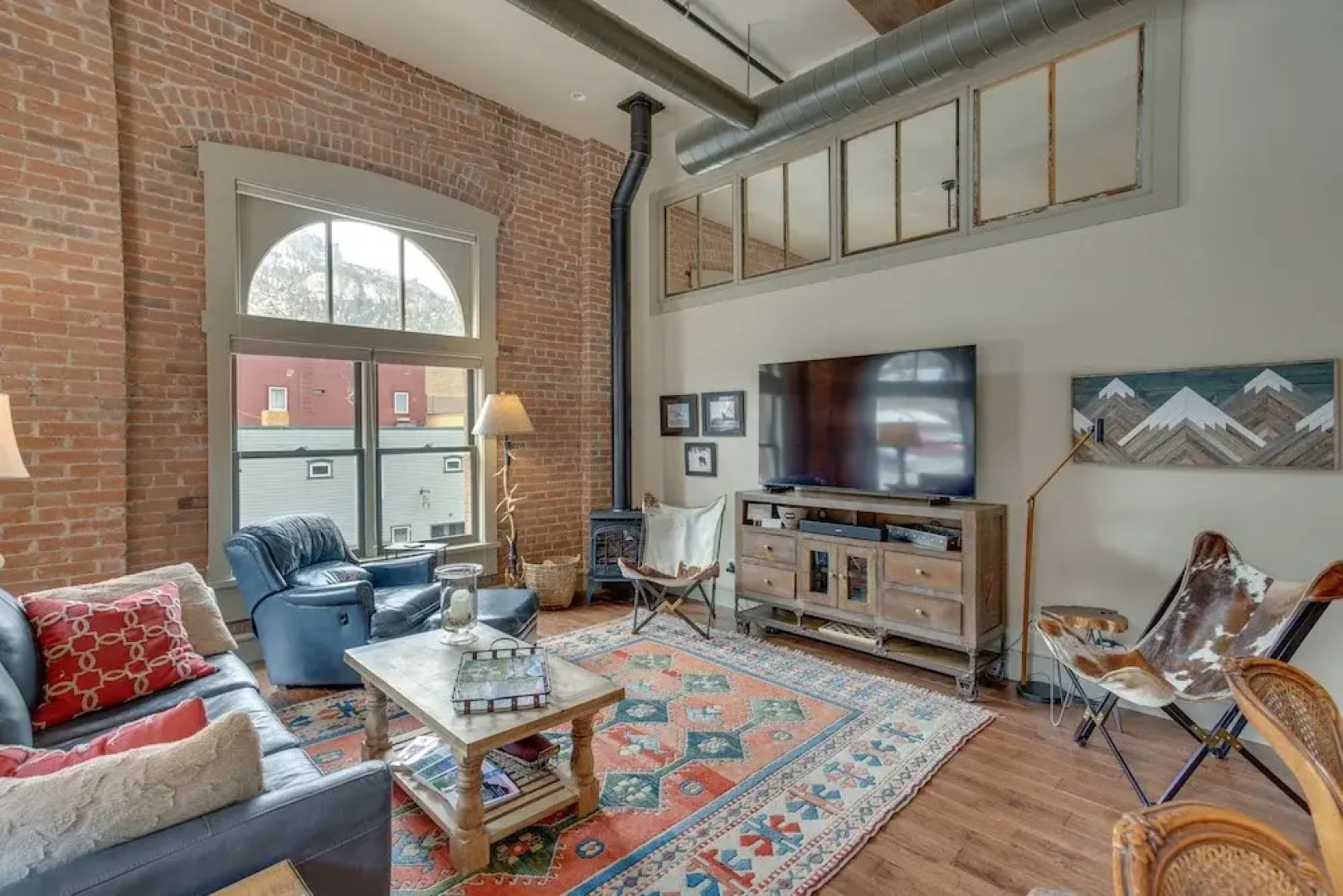 Updated Rustic-chic Condo on Ouray's Main Street!