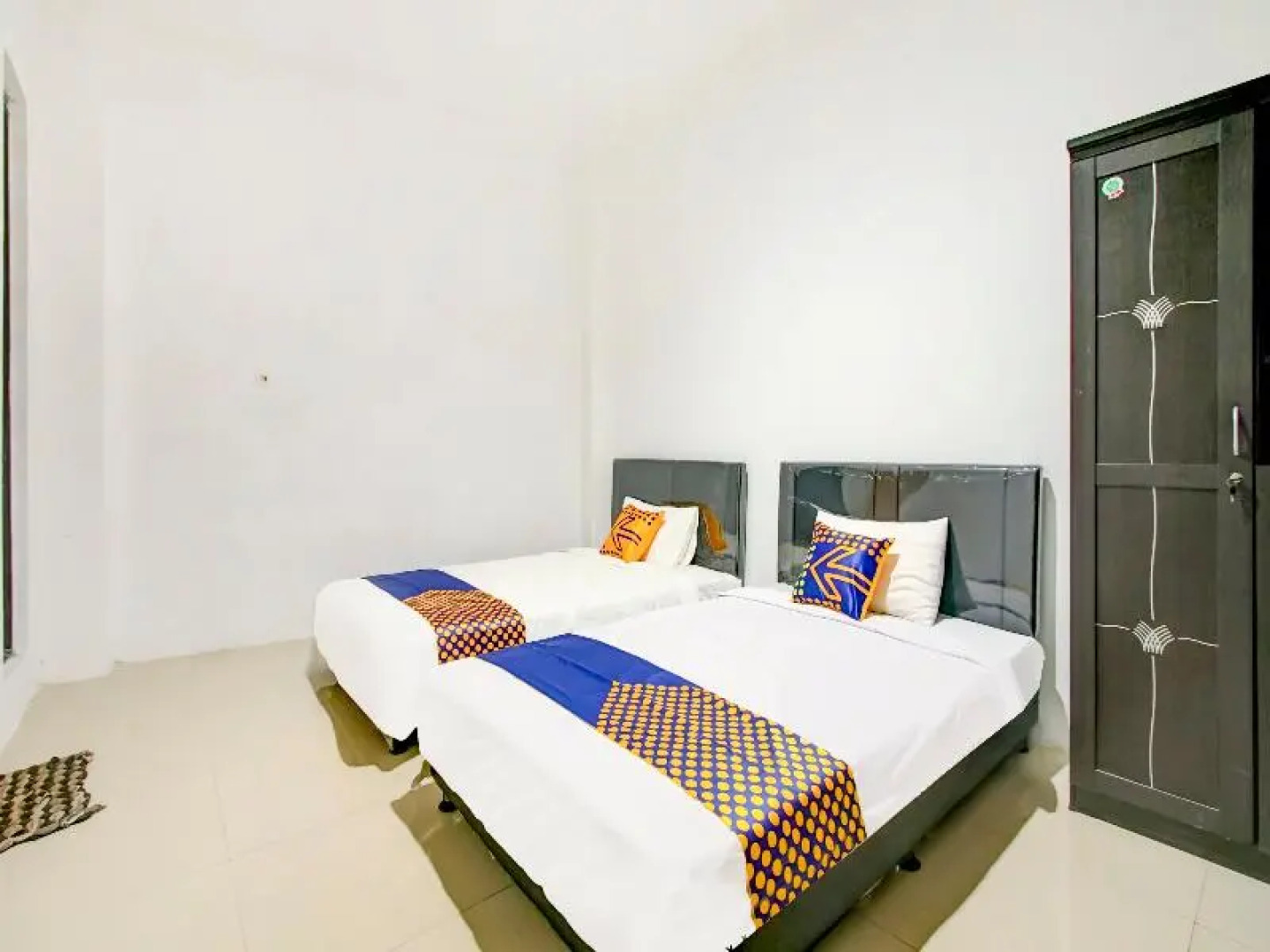 Oyo Life 2698 Kost Blessing