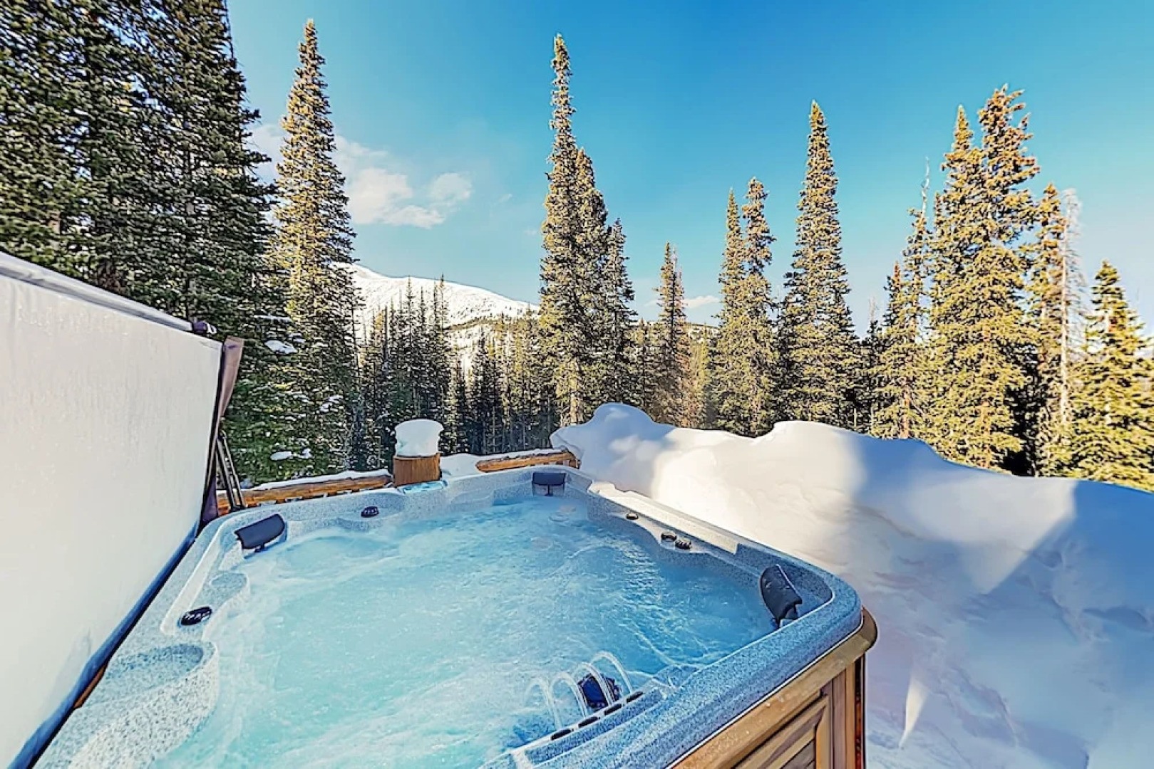 New Listing! Idyllic Mountain-view 4 Bedroom Home