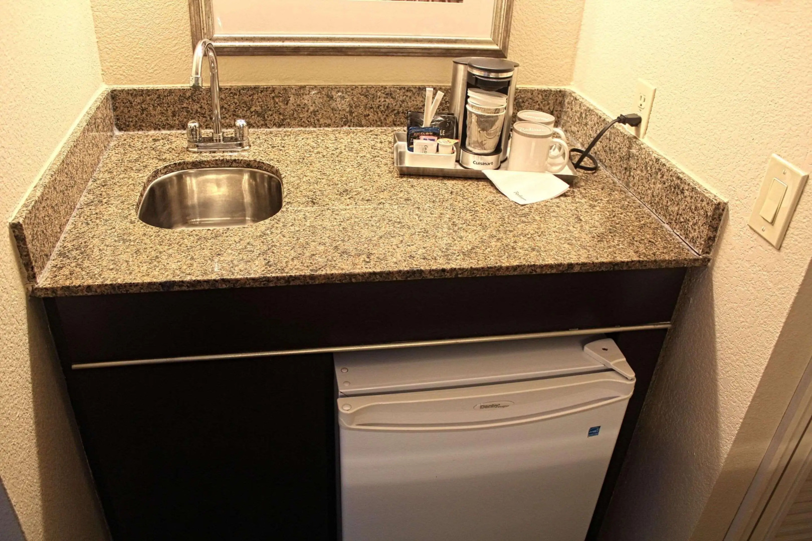 Radisson Suite Hotel Oceanfront