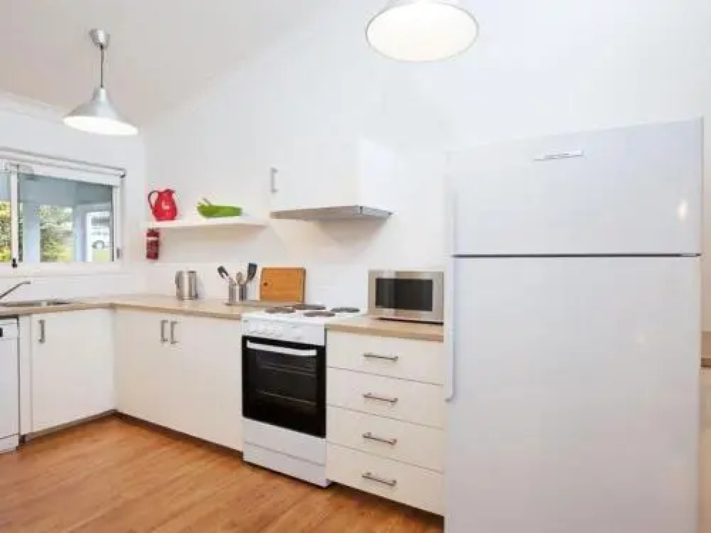 Castaways' 36 Cromarty Road - Beachfront House