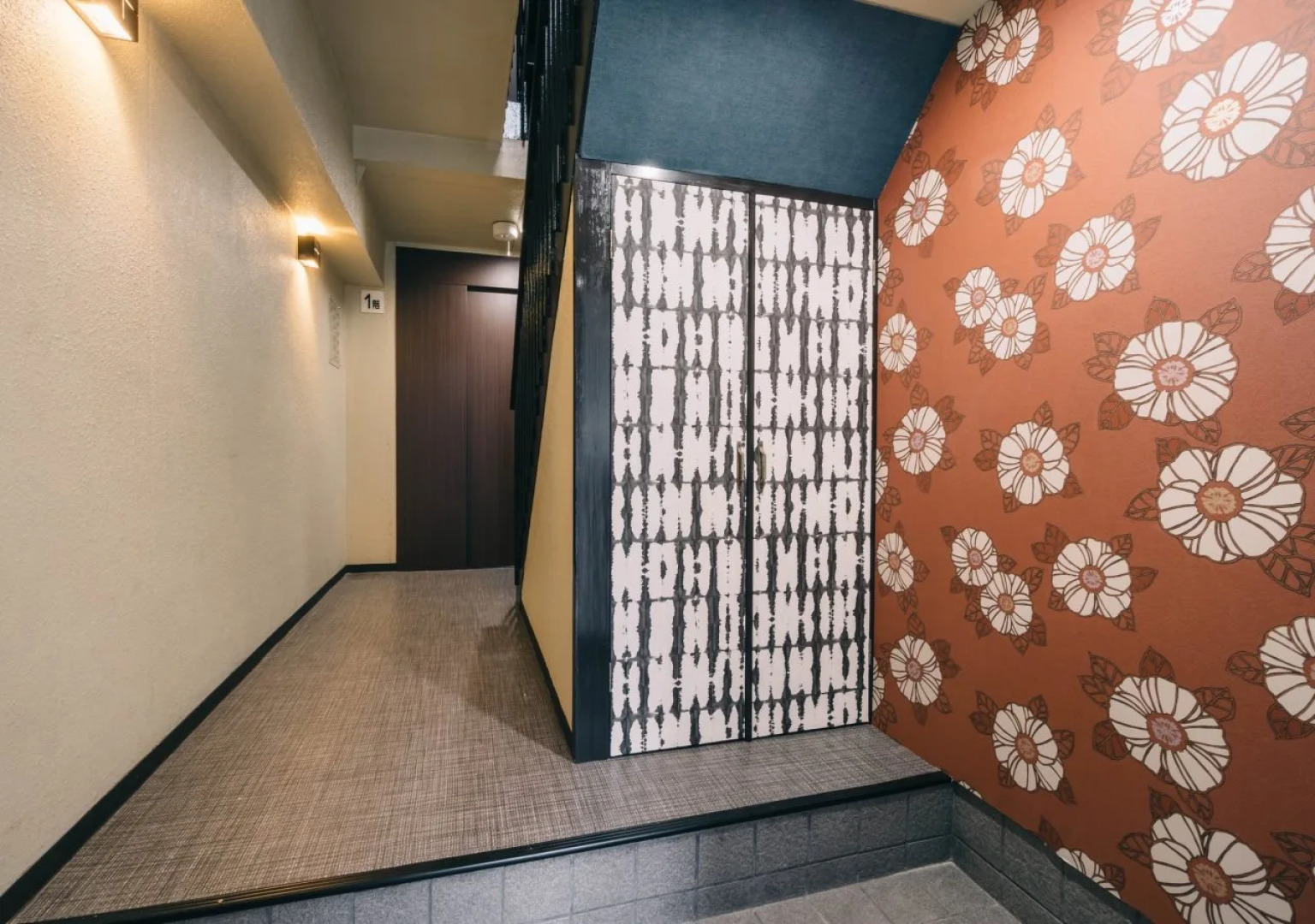 R Hostel Namba South