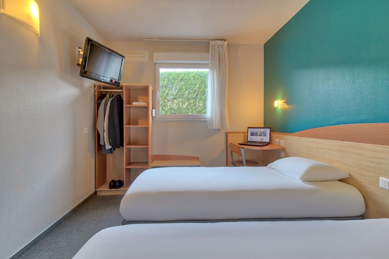 B&B HOTEL Pau Lescar