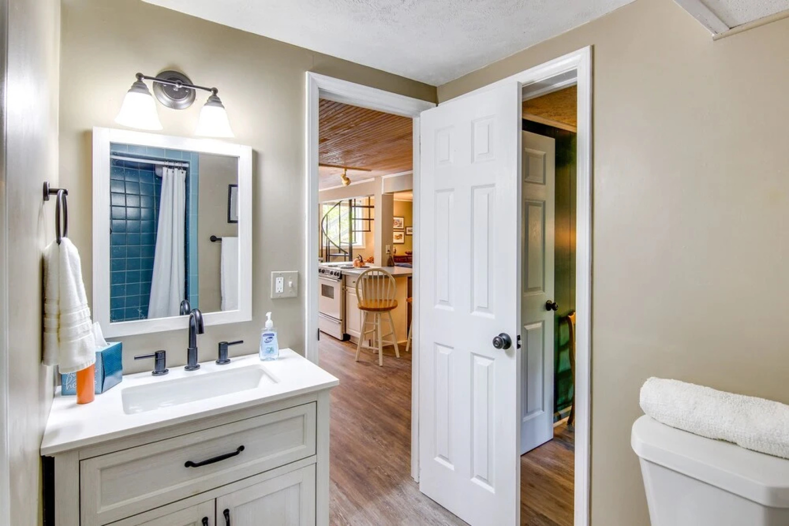 Black Mountain Cabin Apartment ~ 2 Mi to Downtown!