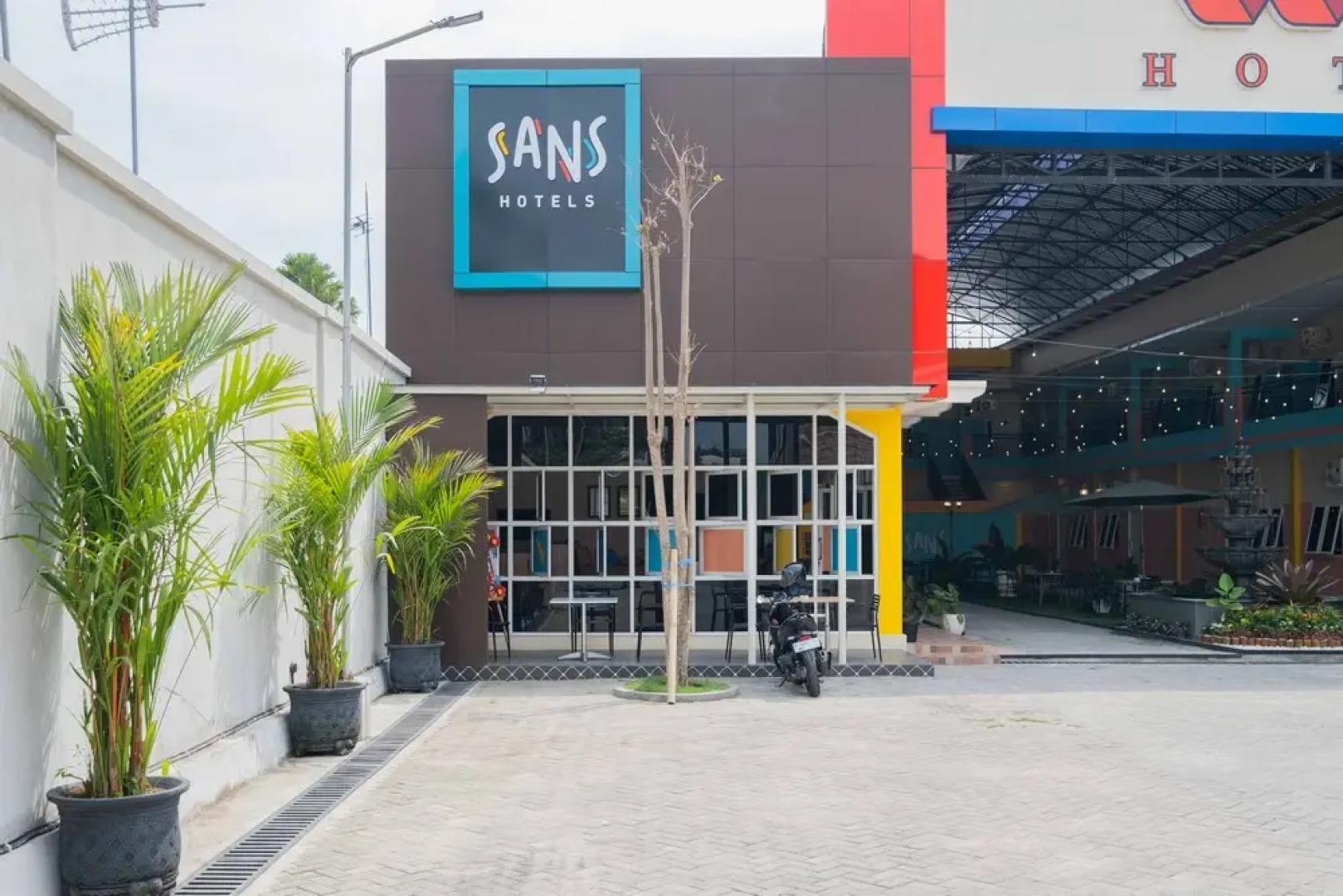 Sans WM Hotel Blitar
