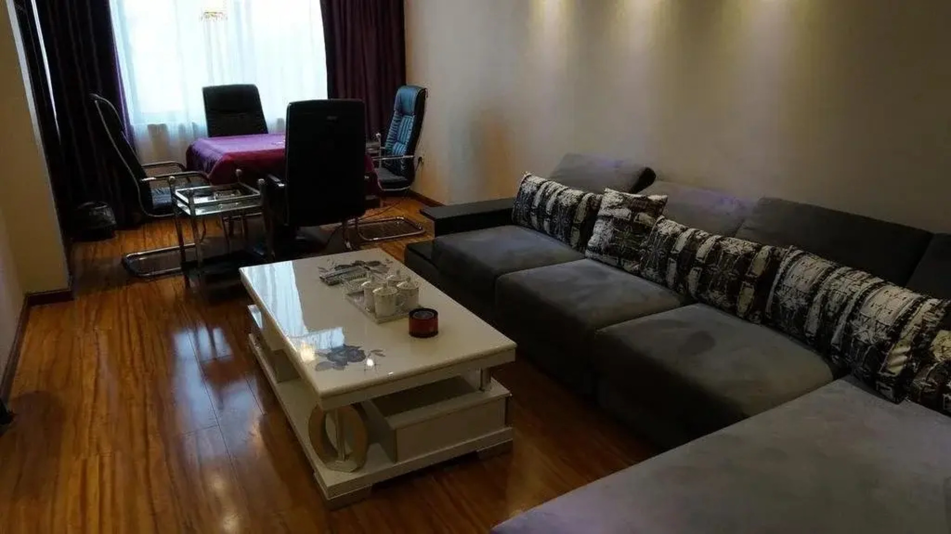 Zhongxiang Tianyue Business Hotel