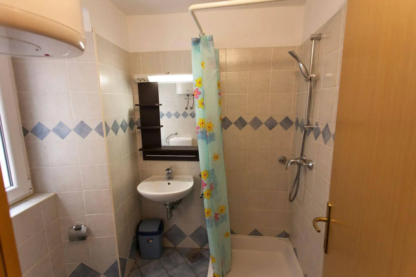 Guest House Floreus Cres