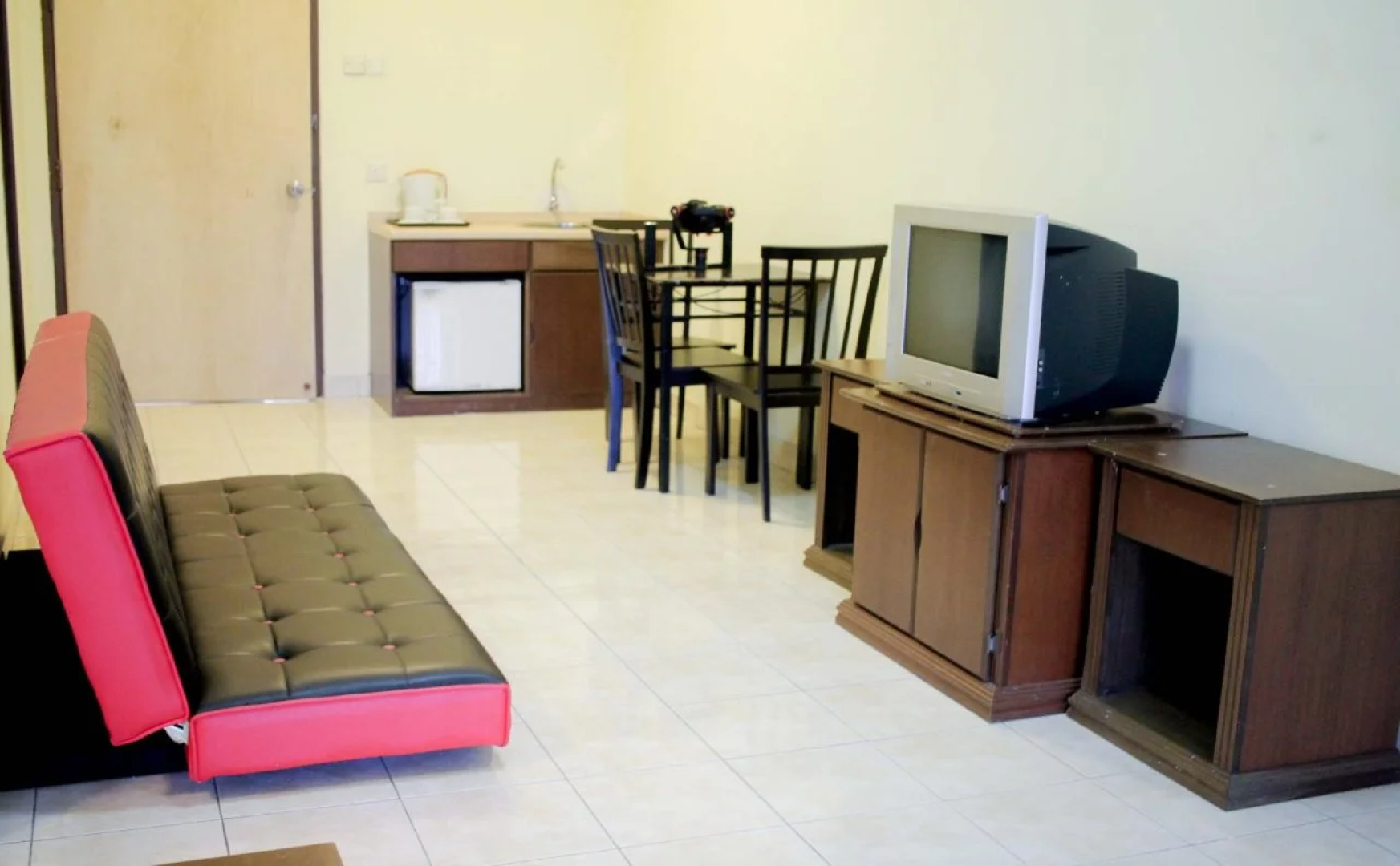 Suria Service Apartment Hotel