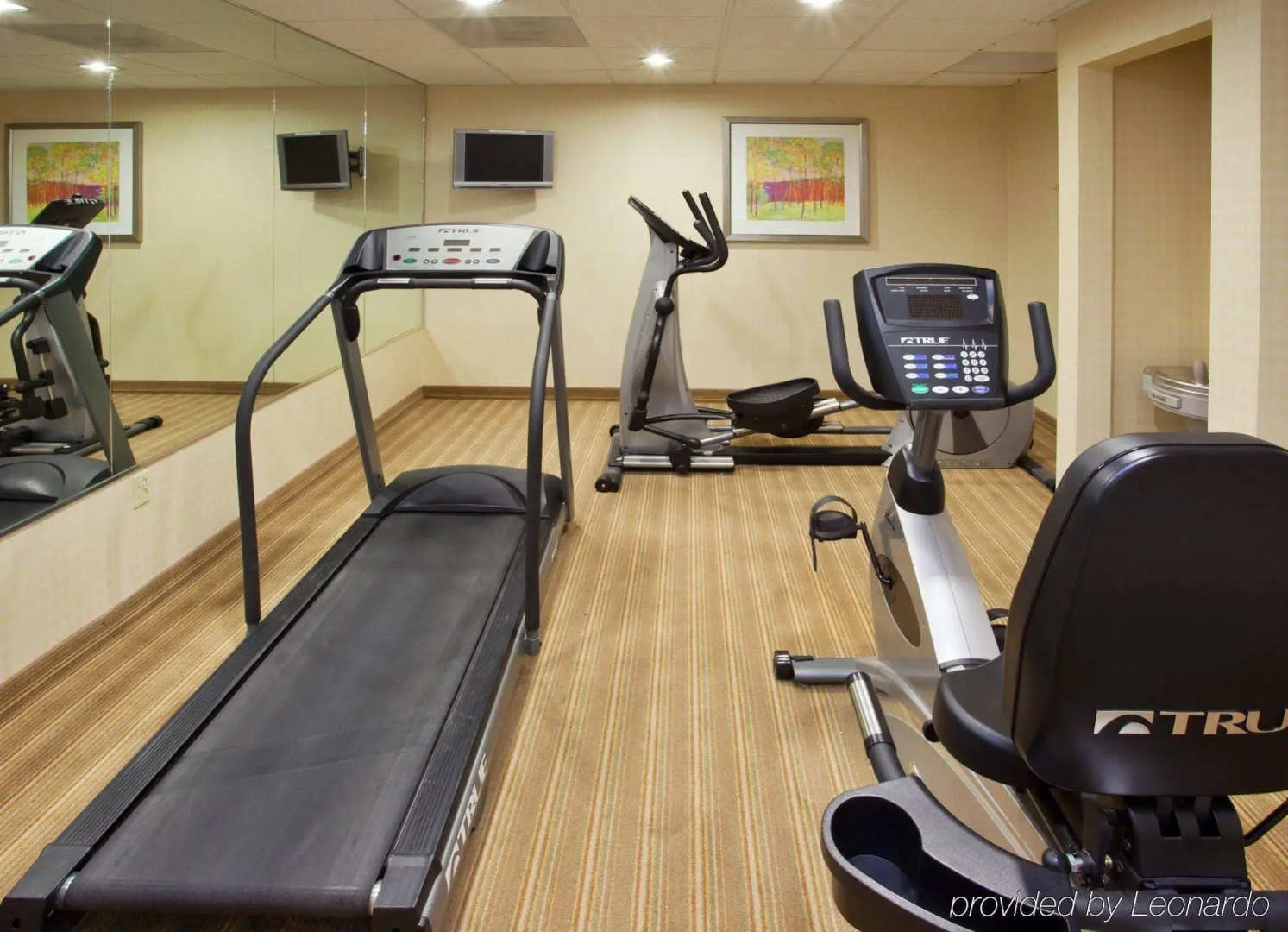 Holiday Inn Express Hotel & Suites River Park by IHG