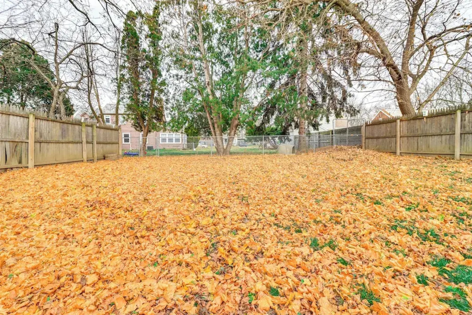 Walk to Adrian College: Family Home in Michigan