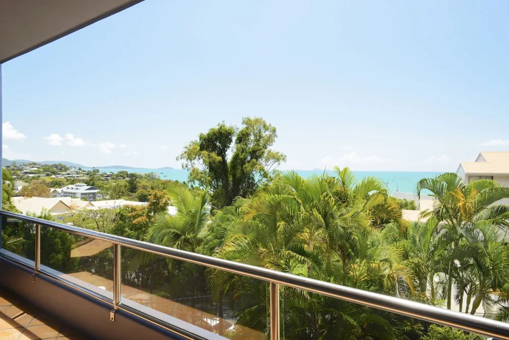 Airlie Harbour Apartment - Airlie Beach