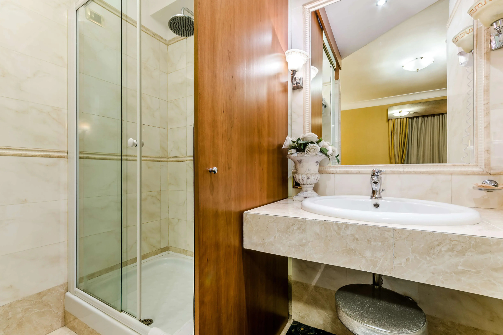 Luxury Rooms H 2000 Roma