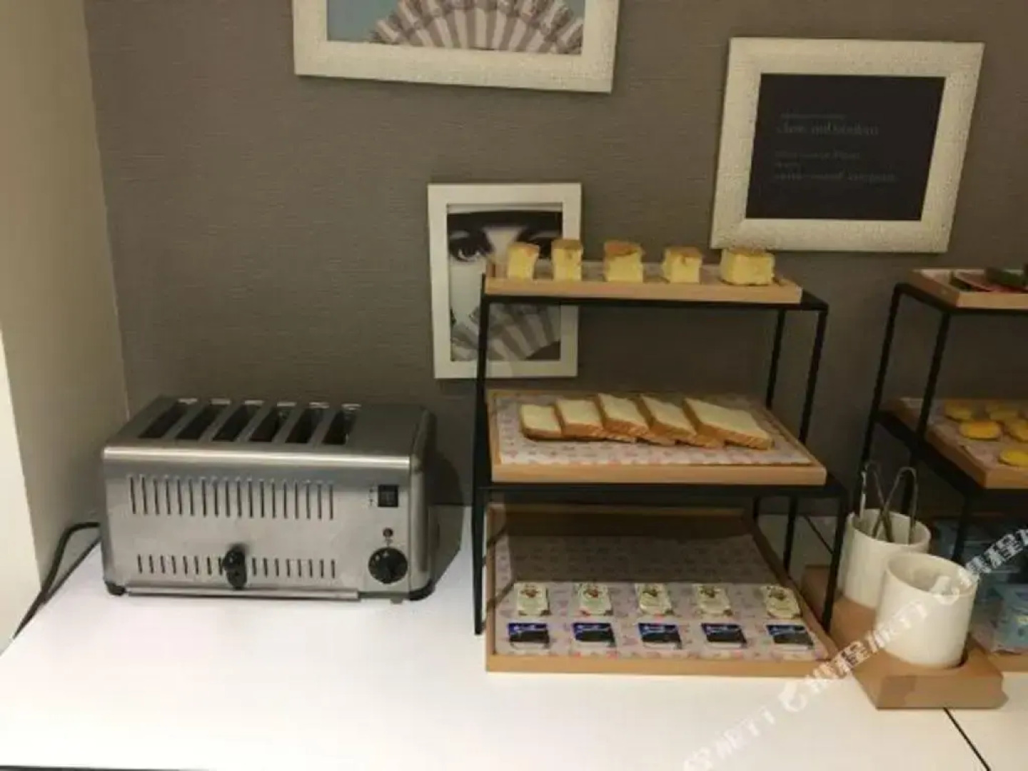 Xana Hotelle Chengdu Railway East Station West Square