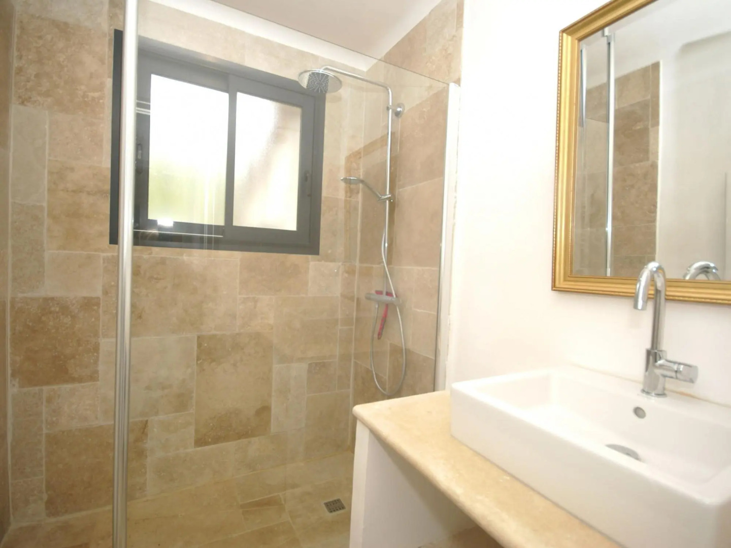 Cozy holiday home in Saint-Antonin-du-Var with large pool