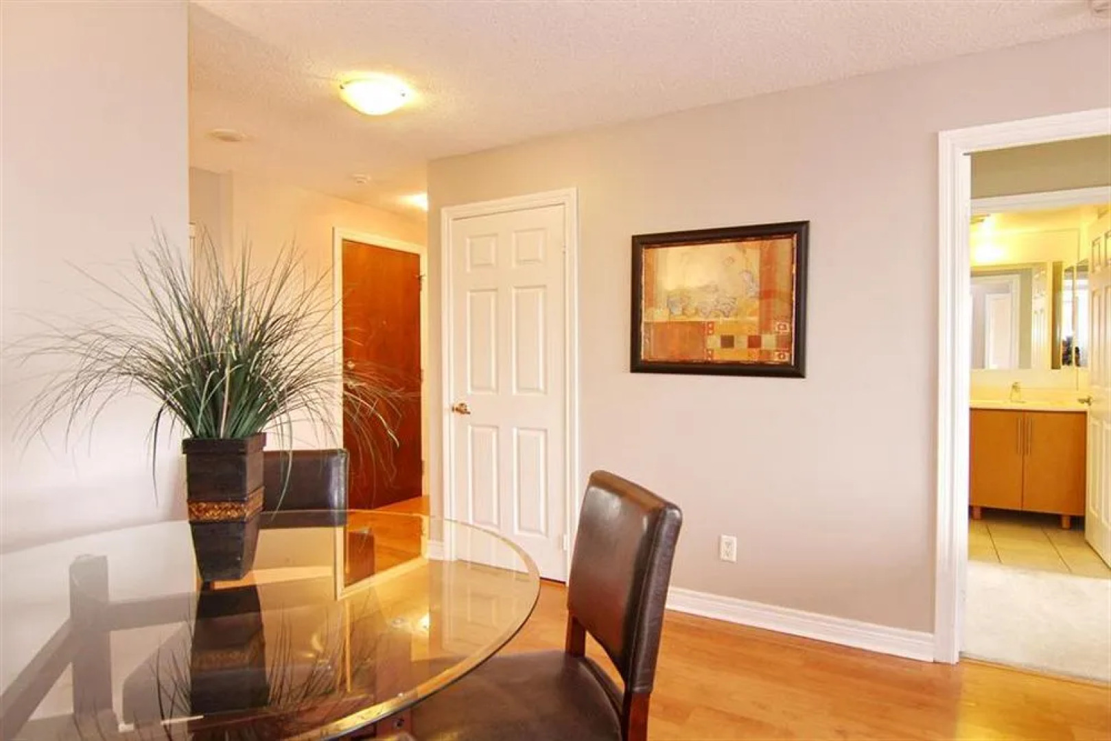 Oxford Furnished Apartments, Mississauga