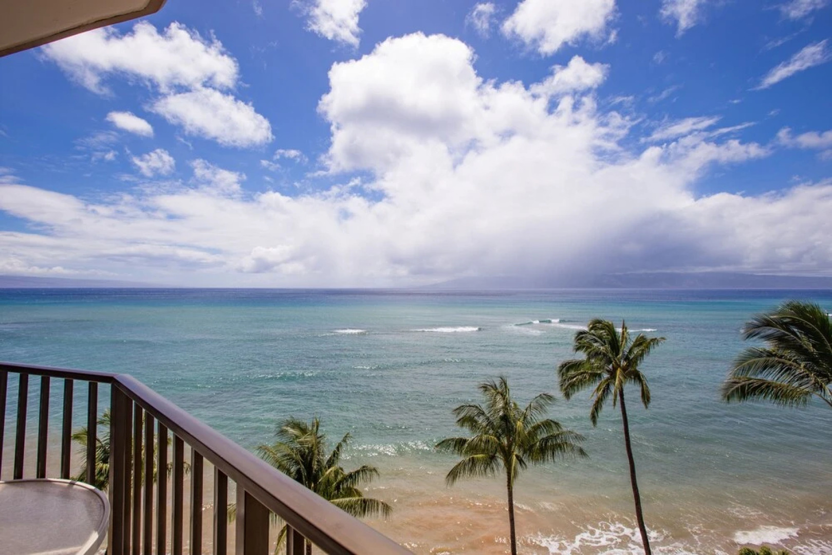 Valley Isle #806 Studio Bedroom Condo by RedAwning