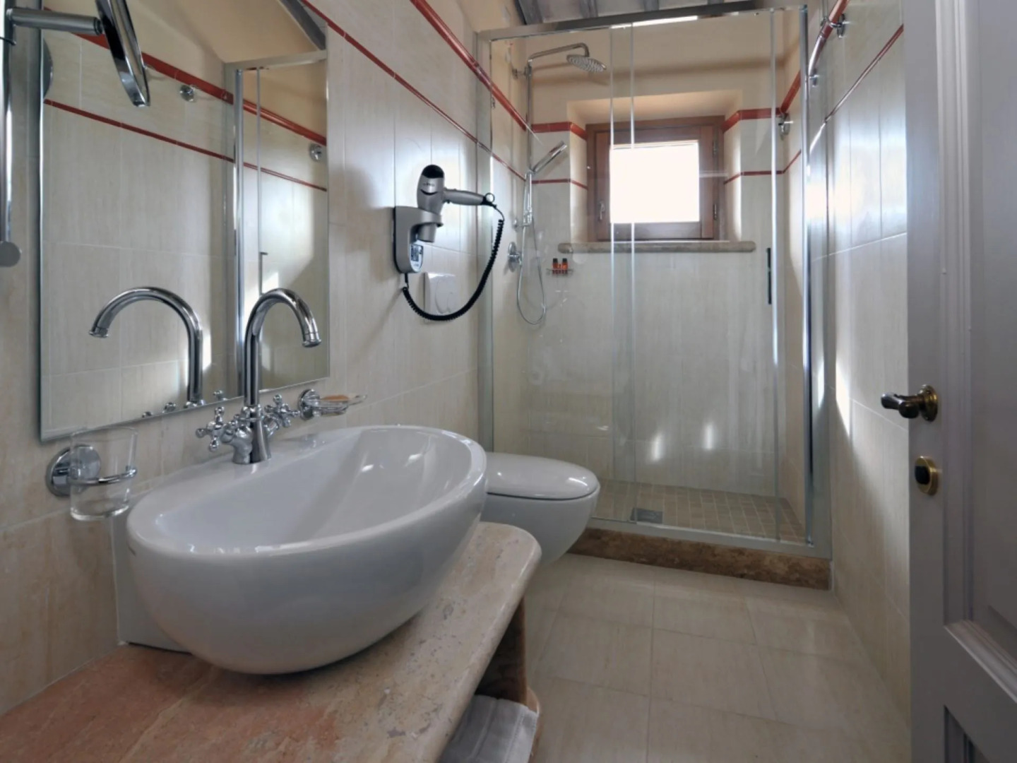 Luxury Villa With spa in Val d Orcia-villa LE Buche