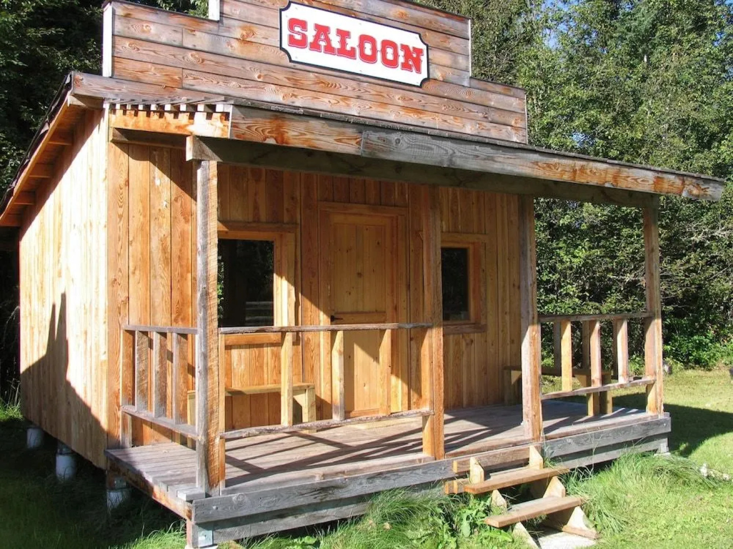 Fort Wells Gray Rustic Cabins Hostel