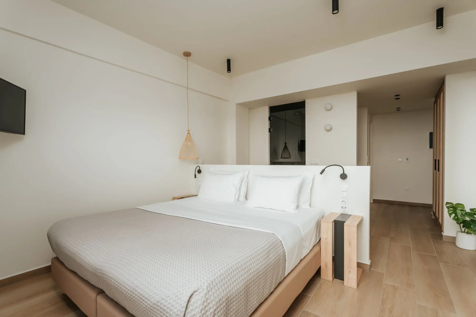 Paralos The Maxine - Adults Only