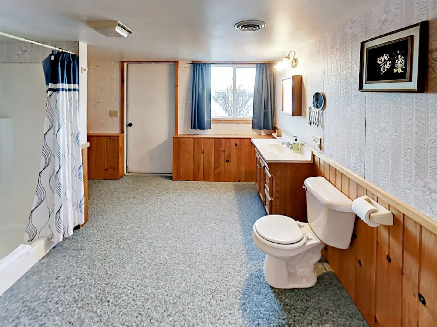 Classic Maine Home on the Ocean 3 Bedrooms 2 Bathrooms Home