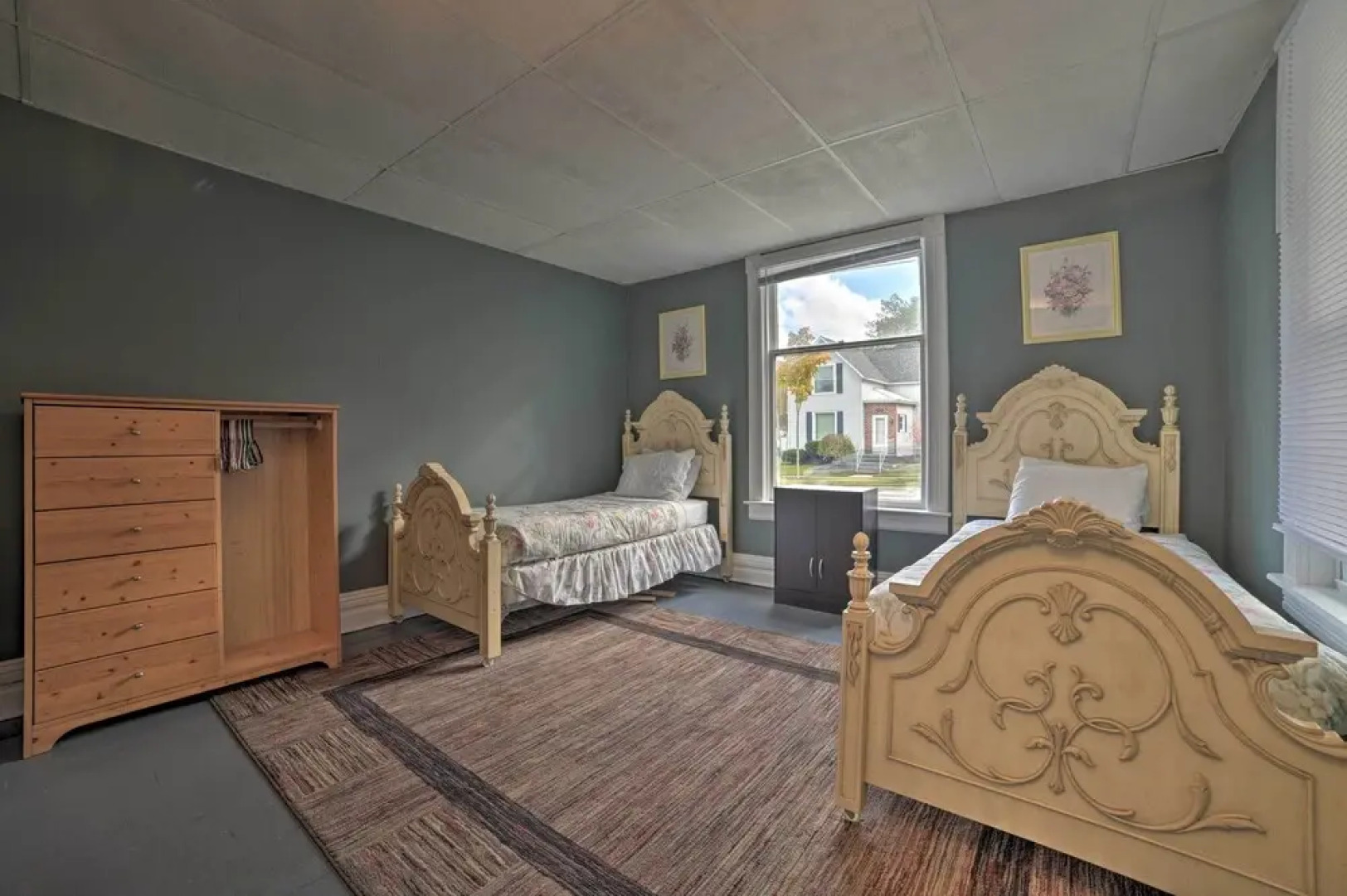 Manistee House w/ Deck: 1/2 Mi to Riverwalk!