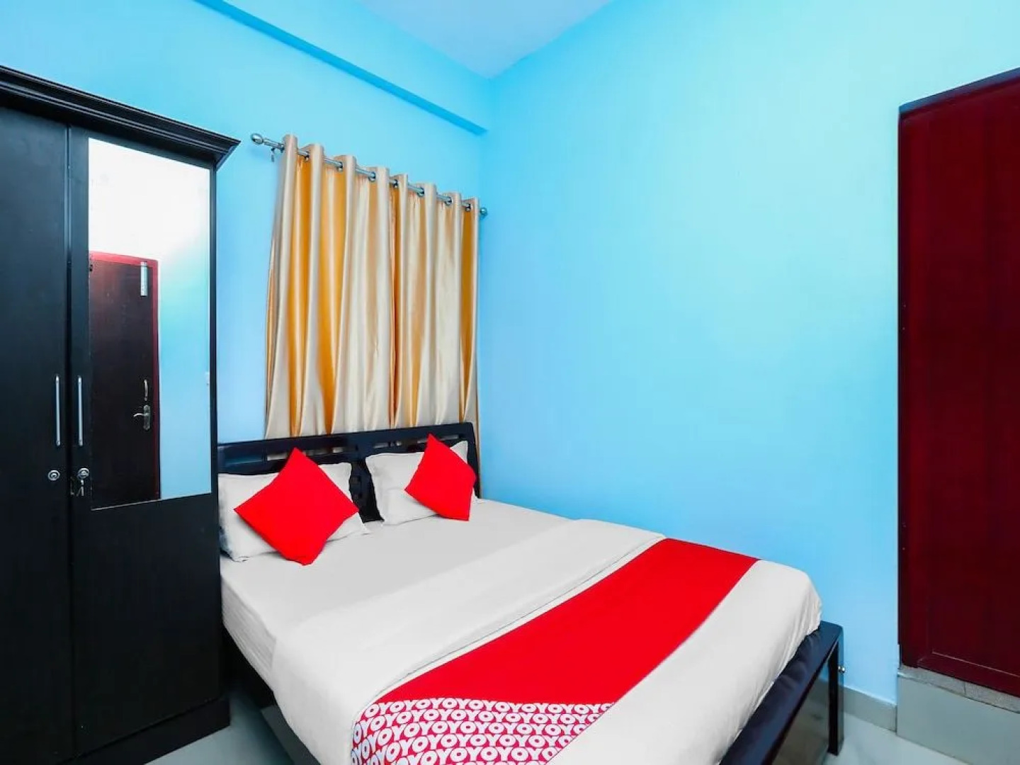 OYO 23308 Lamiya Plaza