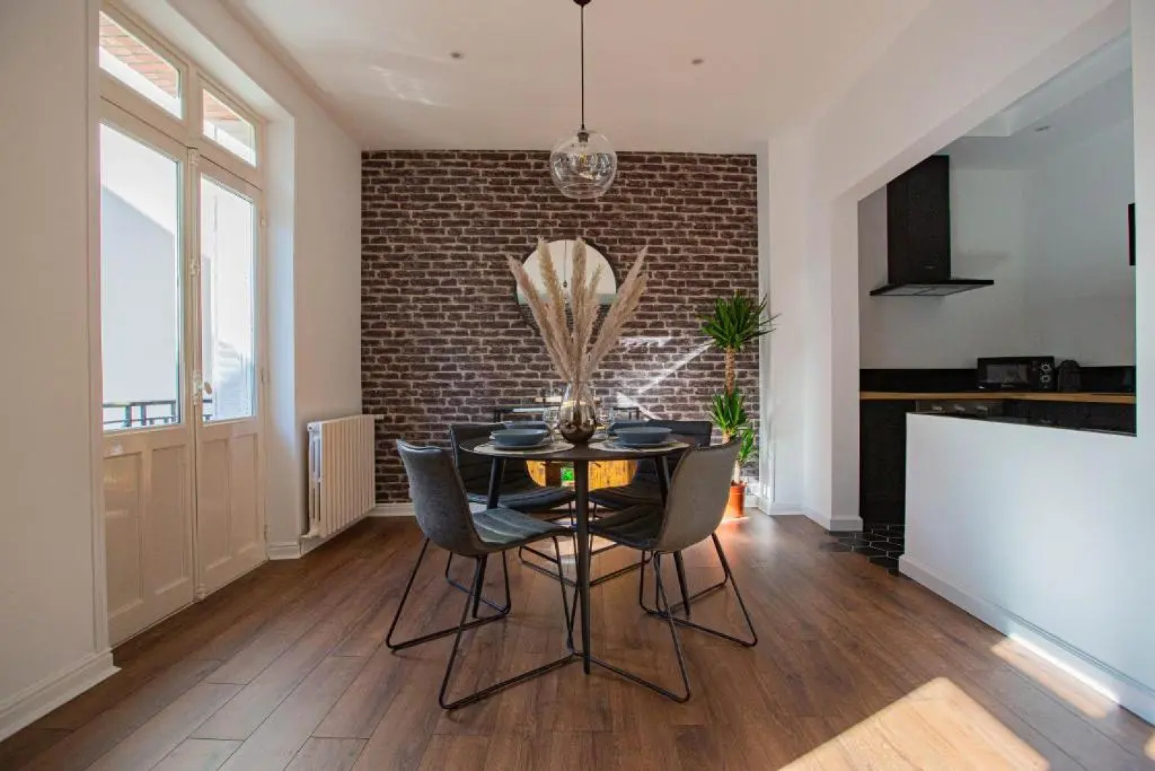 Hyper centre, Bord du canal, Cosy, fibre, parking privée, 1 a 4 pers