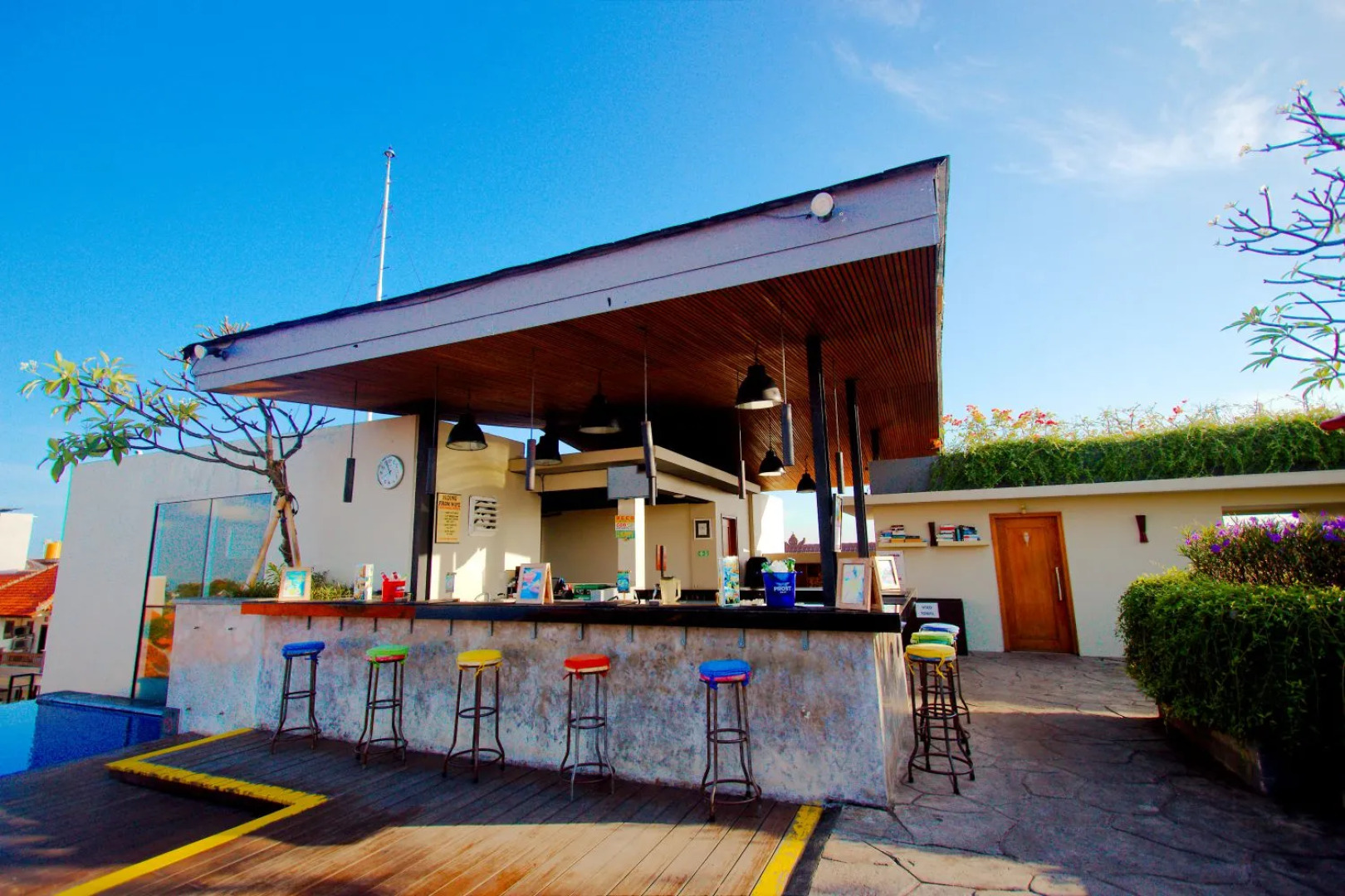 Отель Sevn Legian