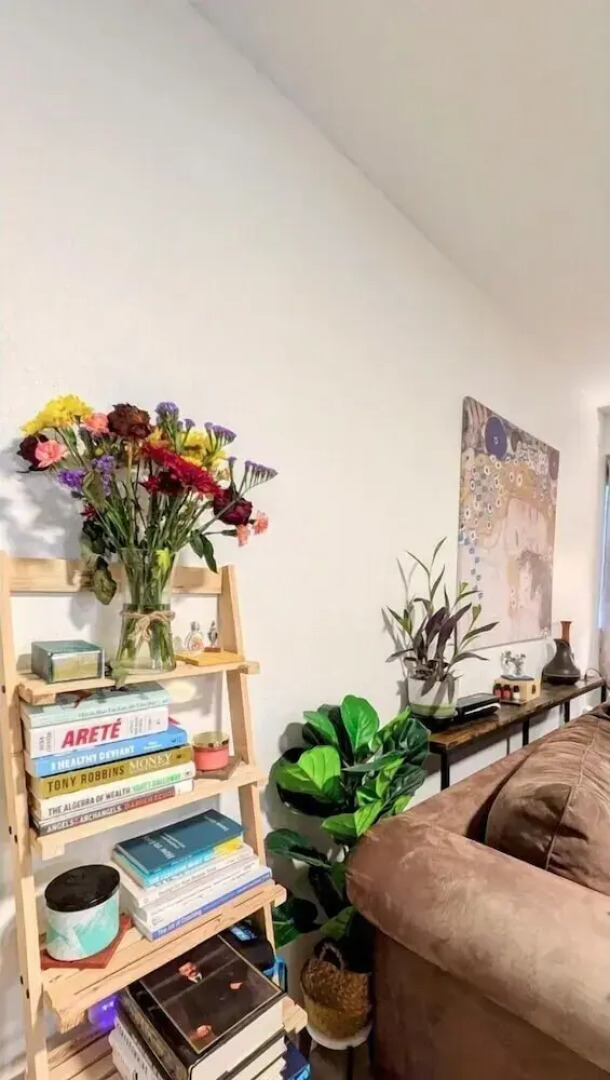 Coast PalmTree Yard 2BR Block from Beach