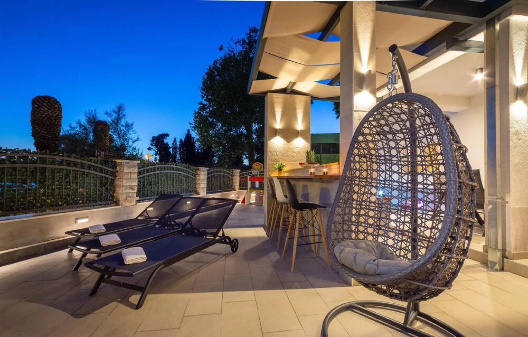 Stunning Apartment in Kastel Gomilica With 3 Bedrooms, Jacuzzi and Wifi