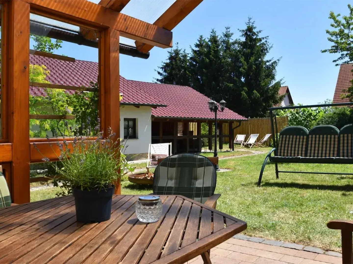 Vintage Hoilday Home in Leina with Pond