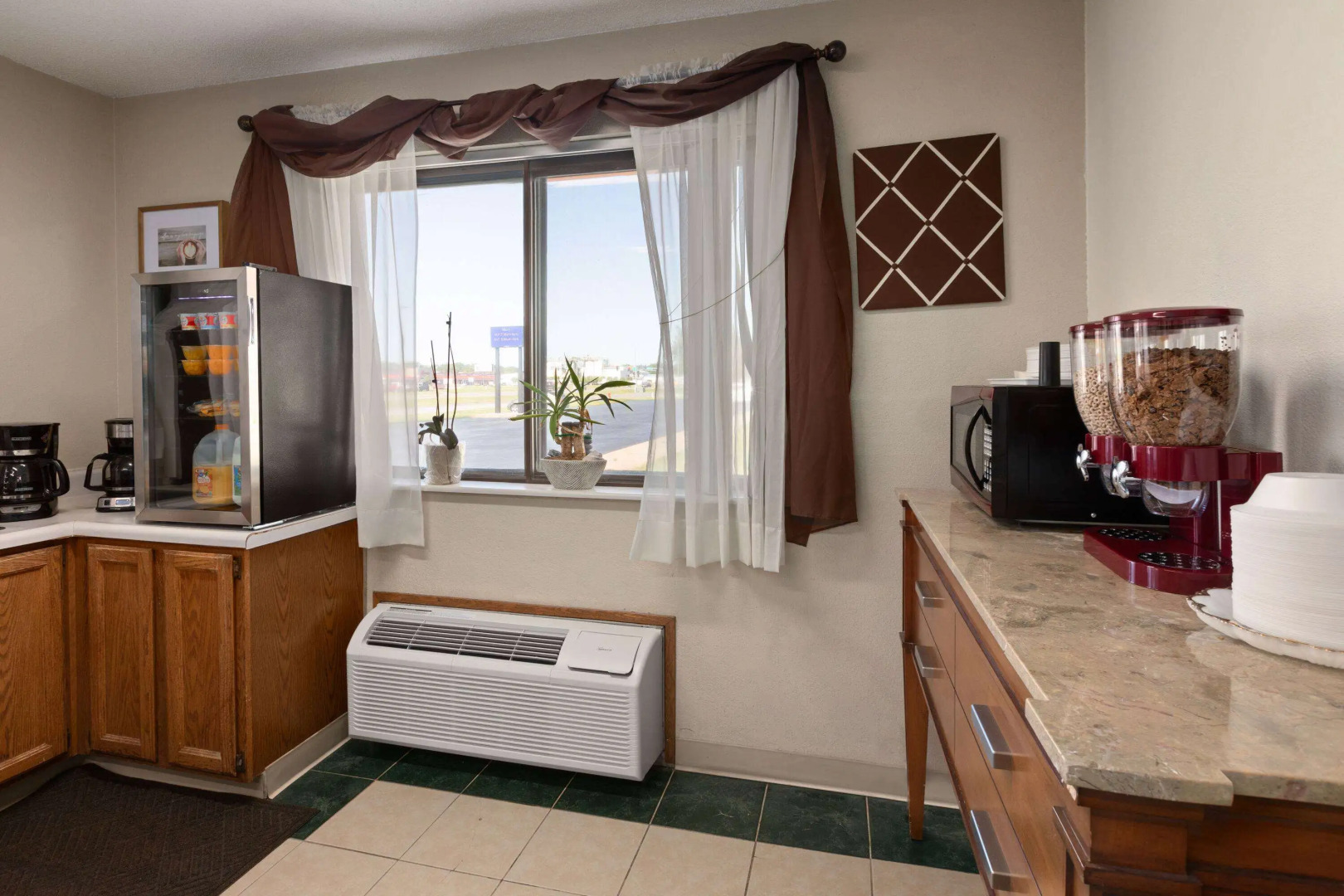 Travelodge by Wyndham Redwood Falls