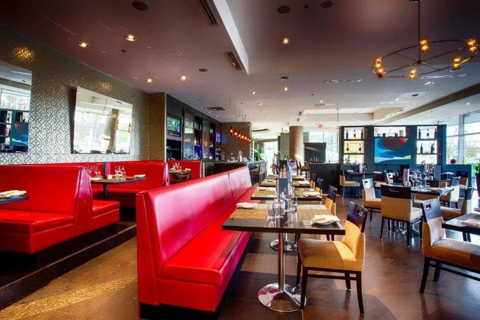 Pinnacle Hotel at the Pier