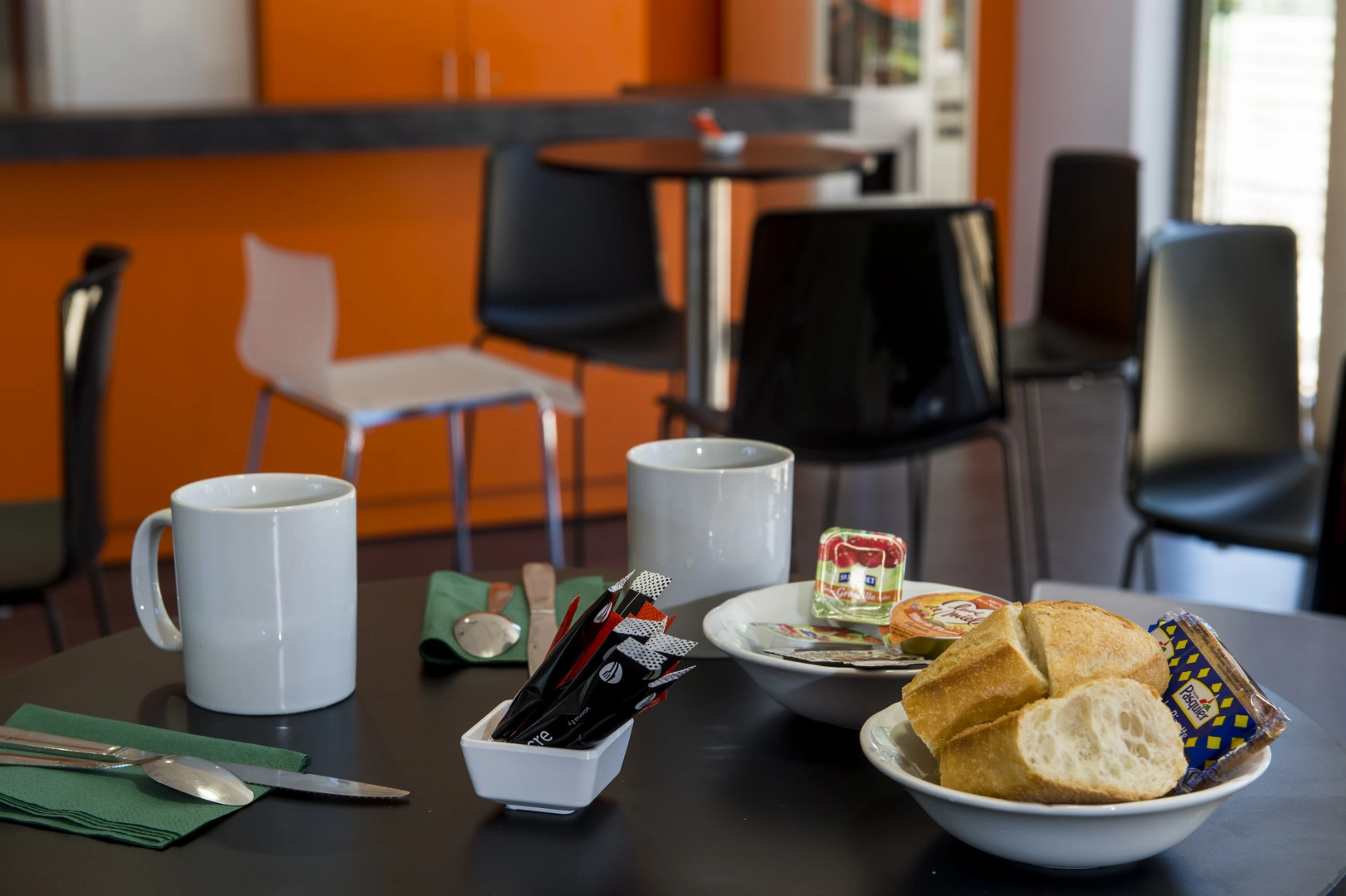 Adonis Dijon Maison Internationale