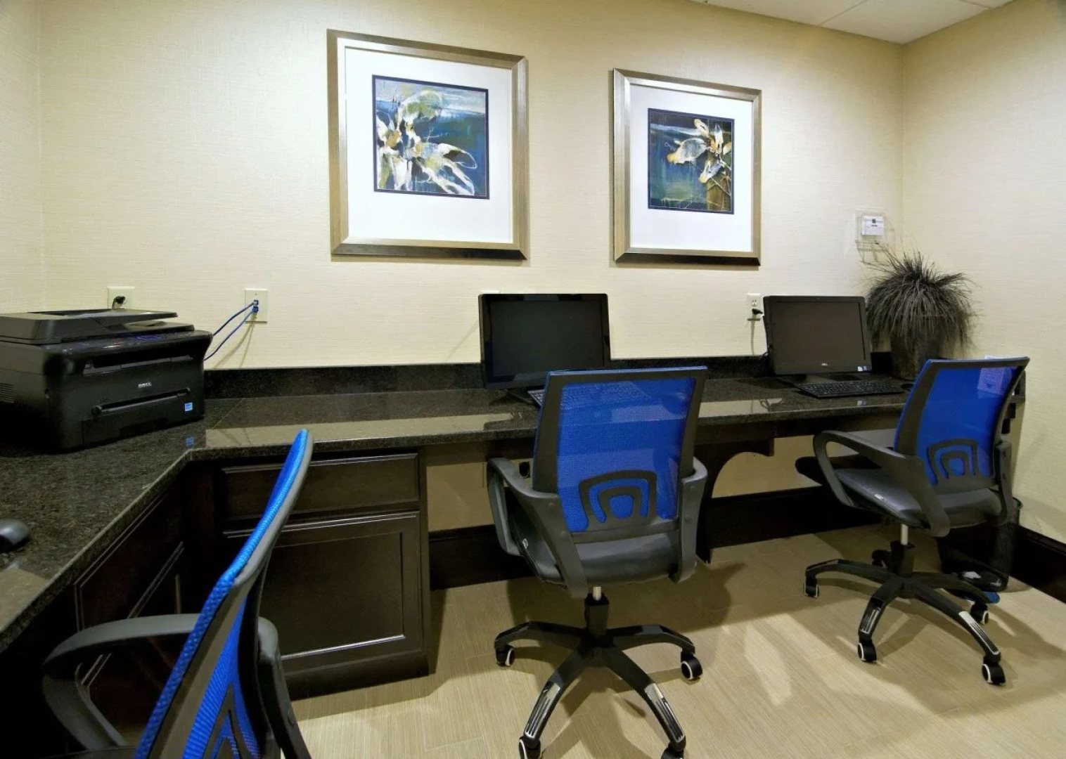 Holiday Inn & Suites Columbia NE - Ft Jackson Area by IHG