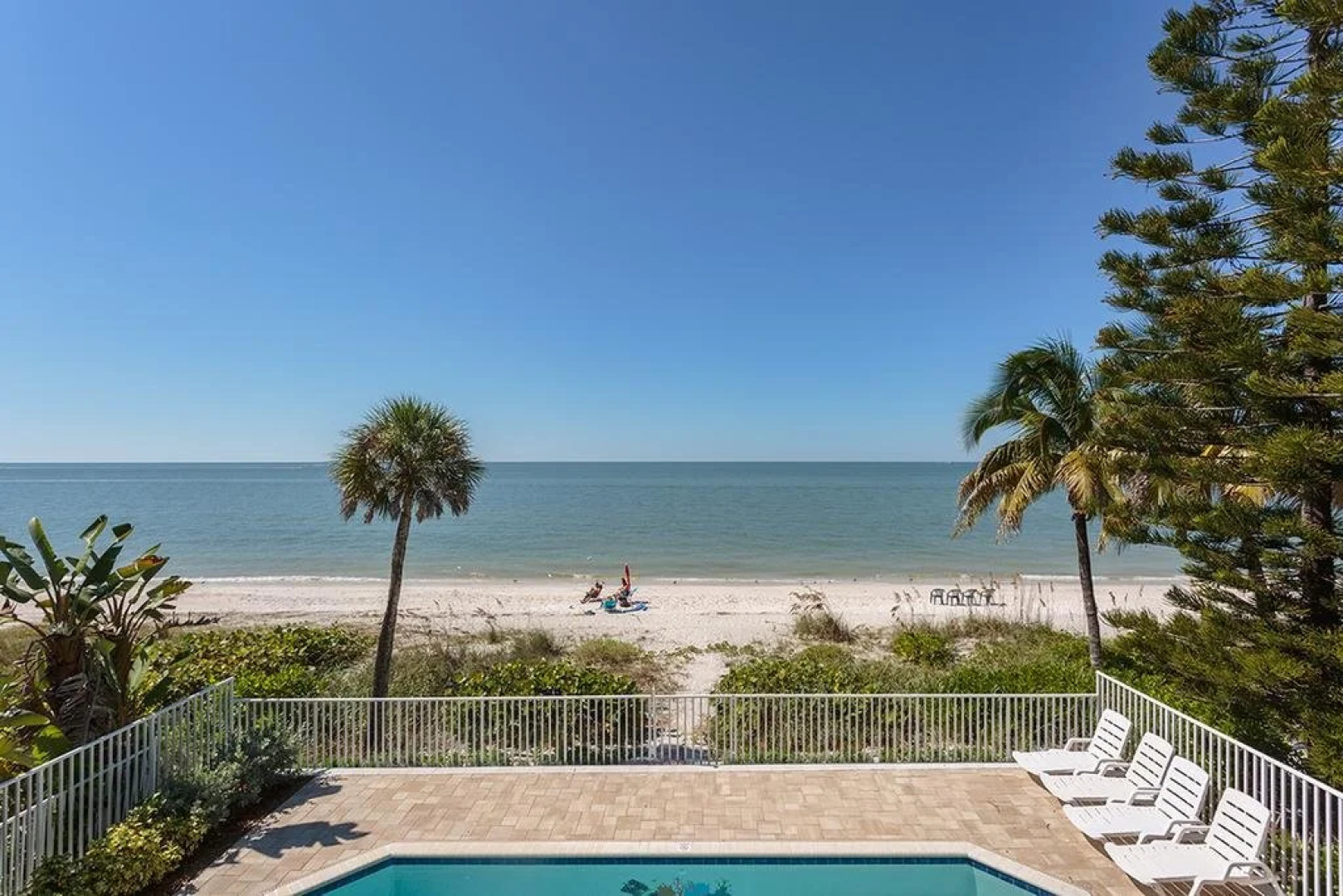 Brightmore Gulf Front 5 Br home by RedAwning