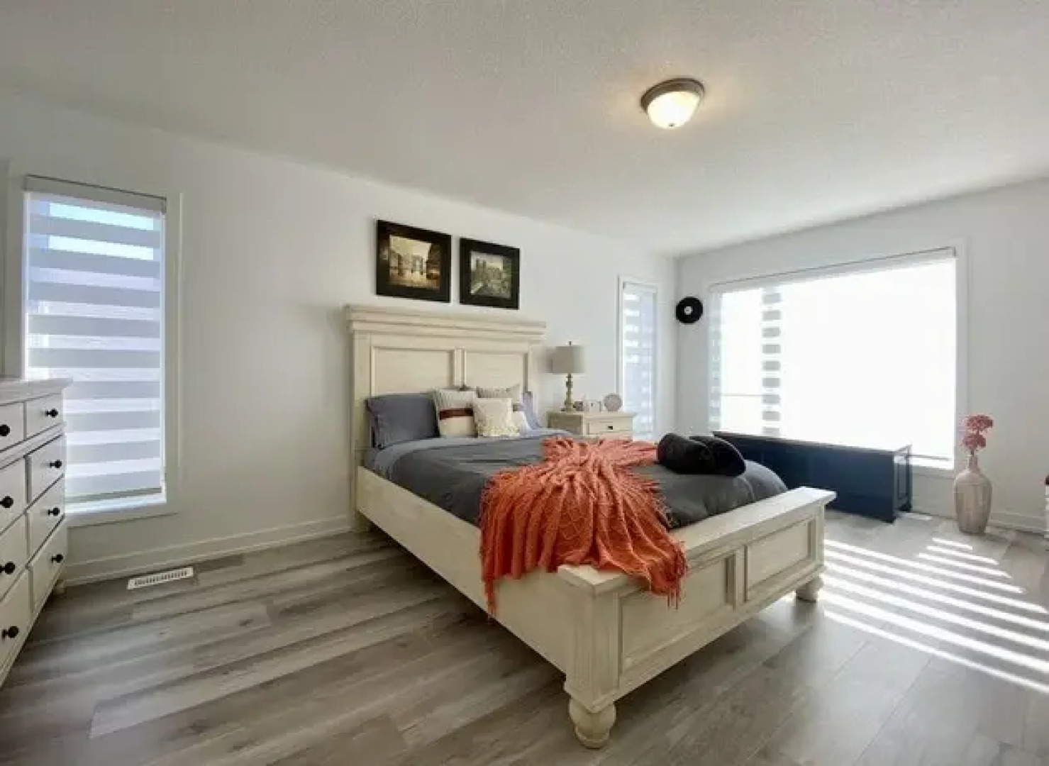 Luxurious Waterfront Residence