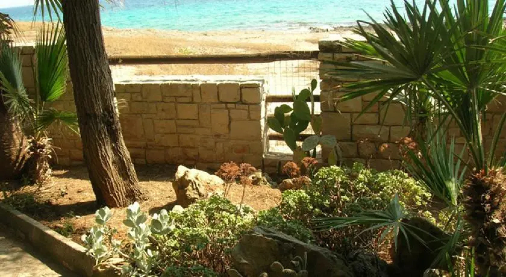 Dependance in Villa Fronte Spiaggia