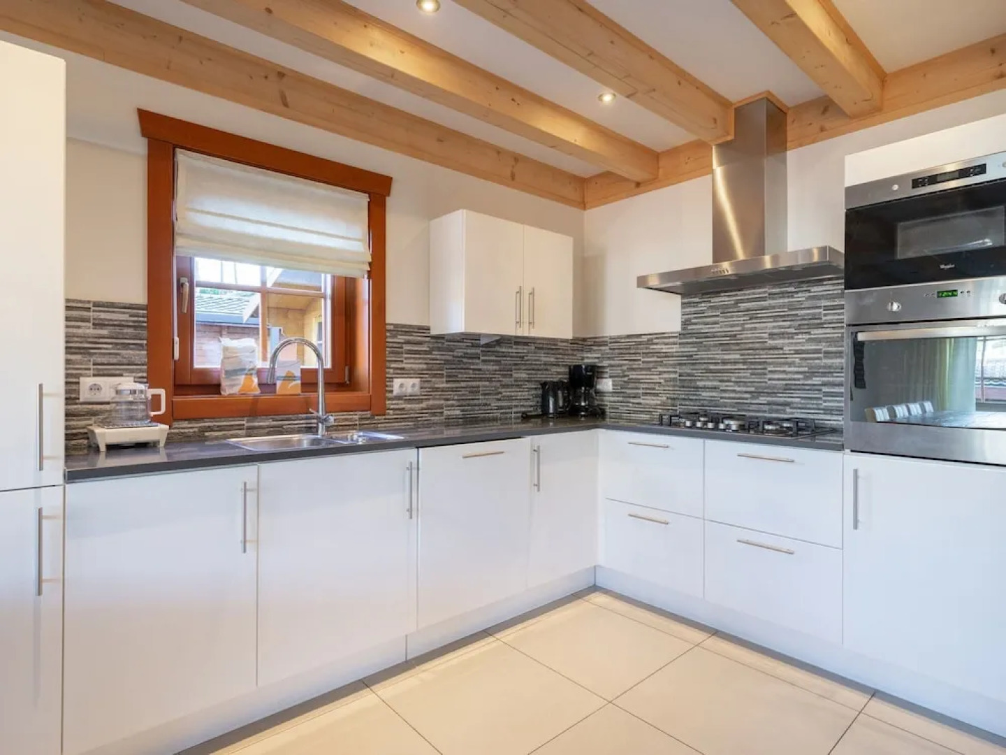 Wooden Holiday Home with Microwave near Brunssummerheide