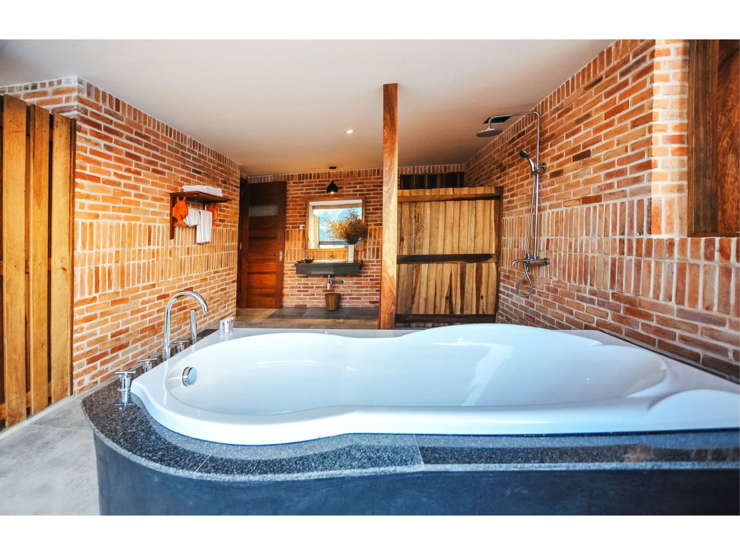 SeaSing Boutique Hotel