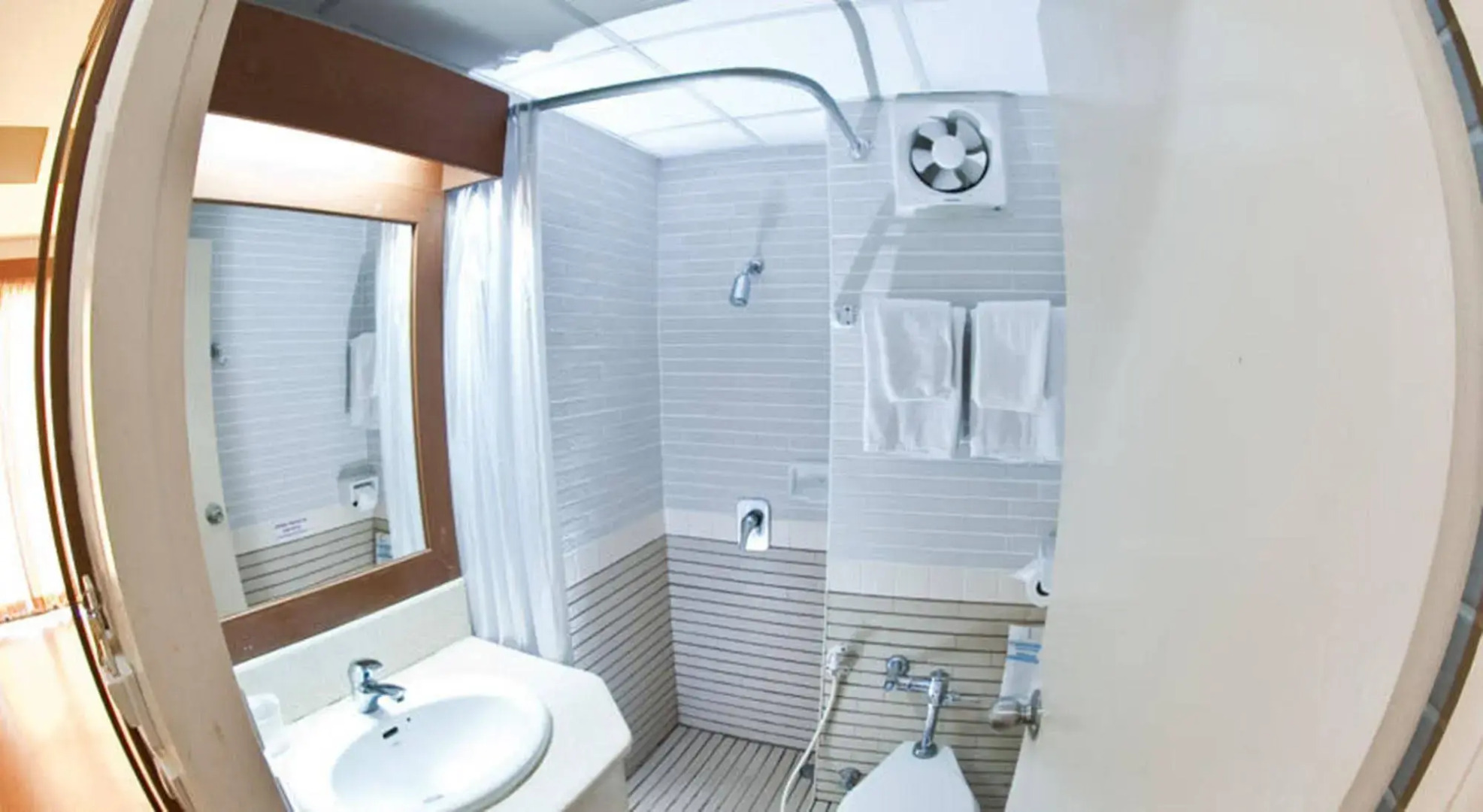 Mad Monkey Bangkok Hostel - Adults Only