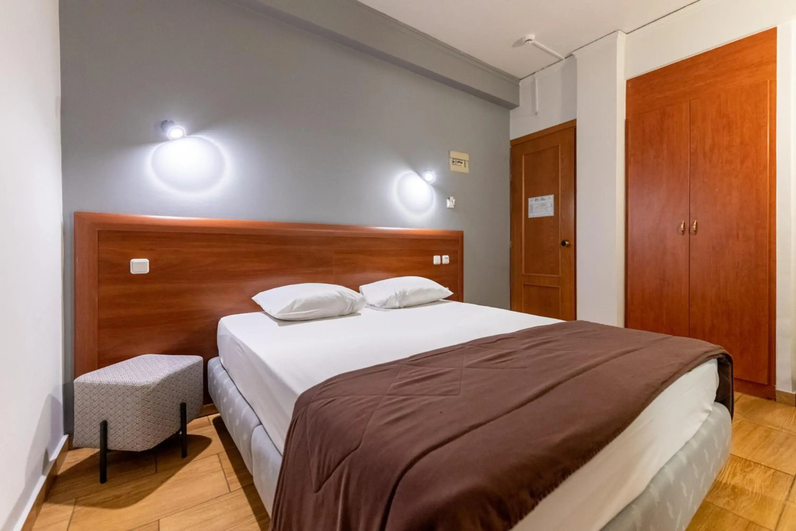 Petousis Hotel & Suites