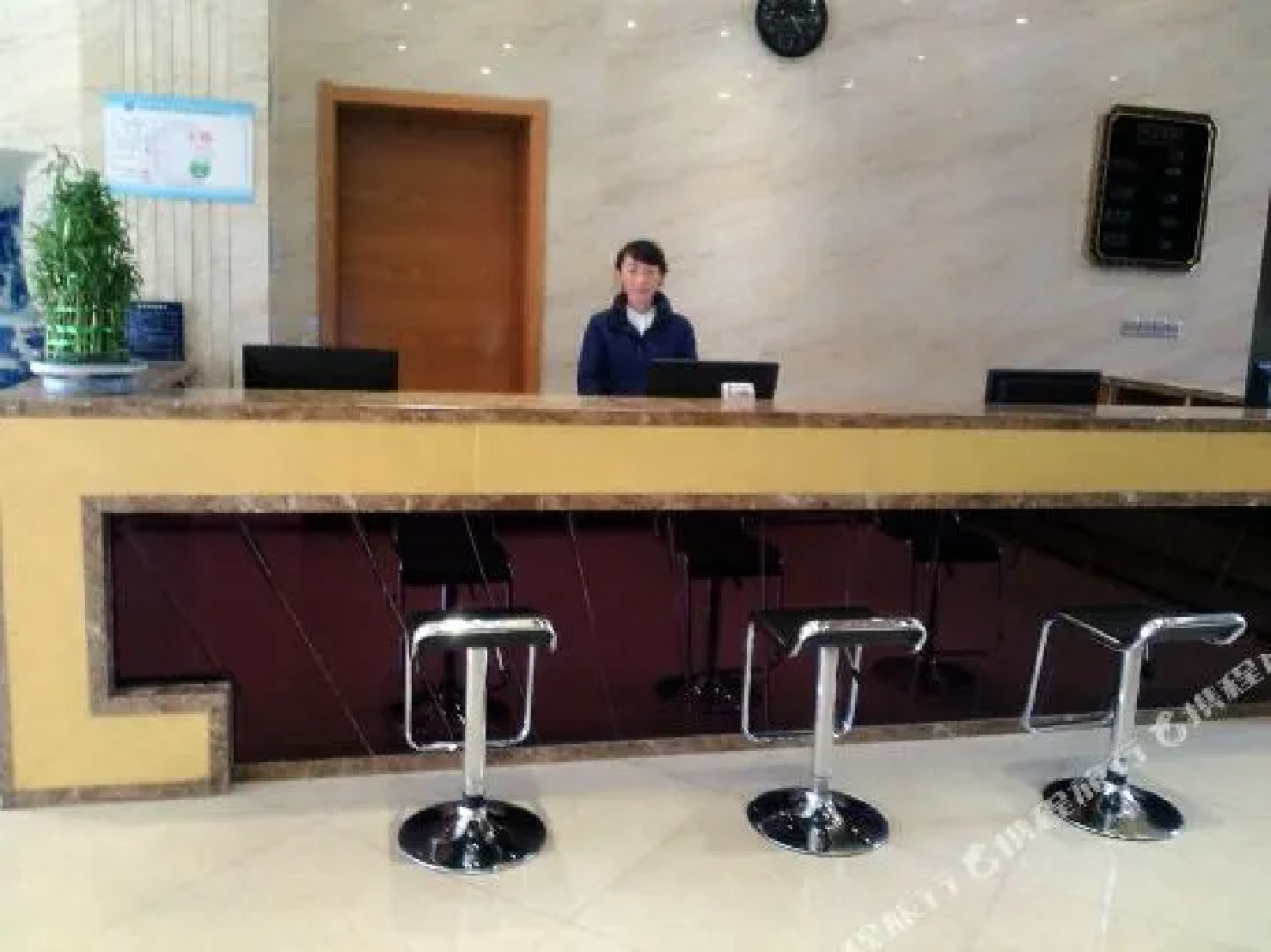 7 Days Hotel (Wuhai Railway Station)